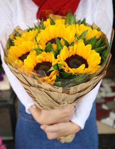 Kết quả hình ảnh cho bó hoa tặng 8/3
